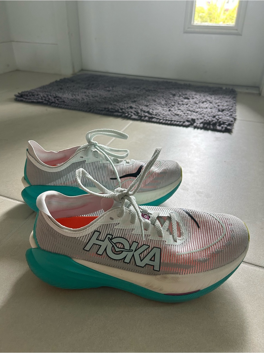 HOKA Women's Mach X2 
White & Teal Running Shoes